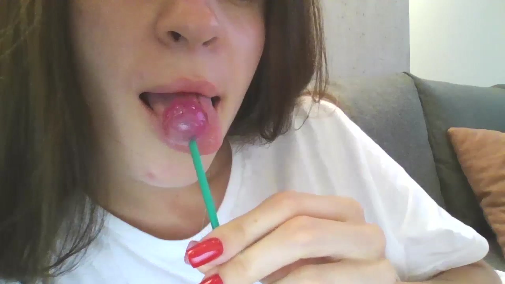 Gallery image thumbnail from Lilly_Kersus's myfreecams stream on, 08/28/2024, 14:28 image 7 of 20