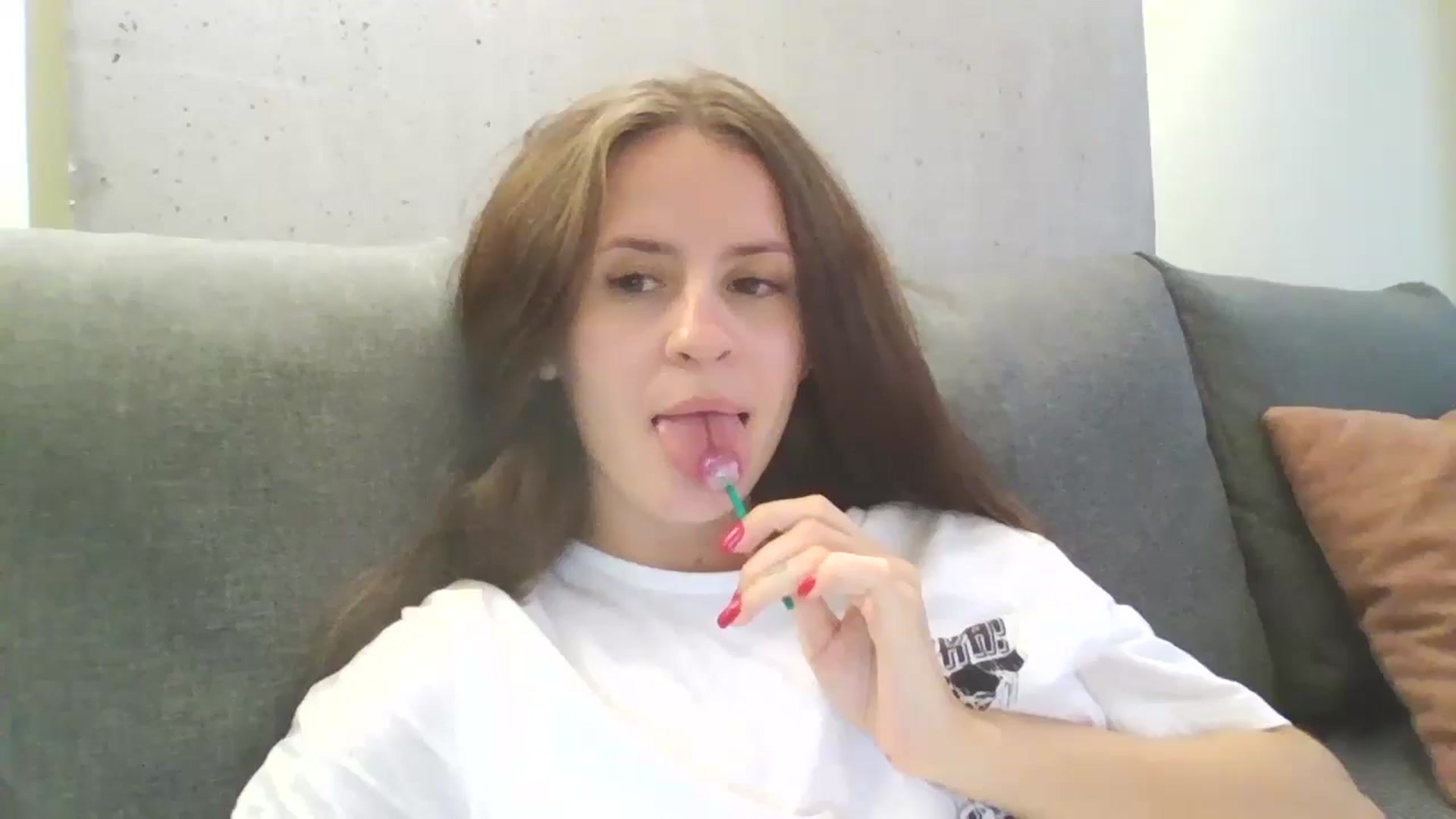 Gallery image thumbnail from Lilly_Kersus's myfreecams stream on, 08/28/2024, 14:28 image 14 of 20