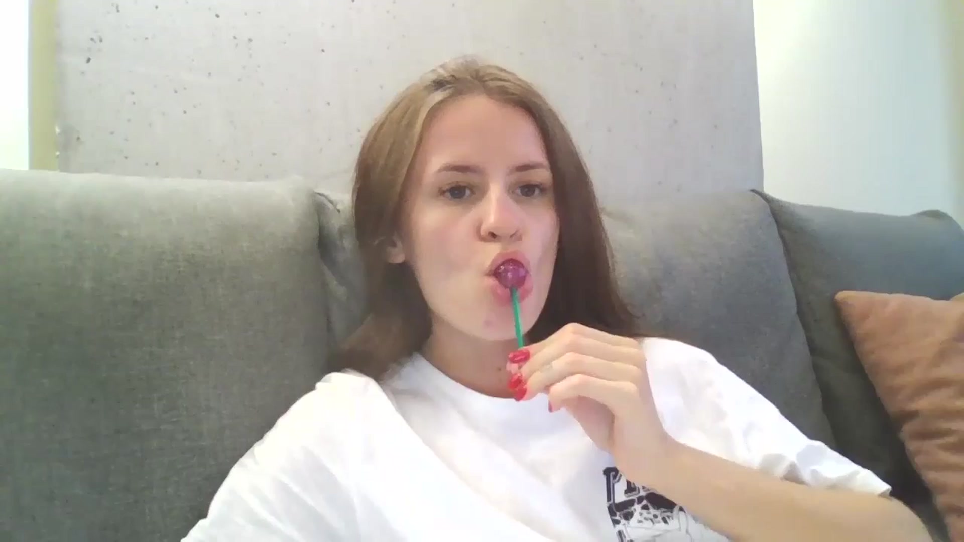 Gallery image thumbnail from Lilly_Kersus's myfreecams stream on, 08/28/2024, 14:28 image 4 of 20
