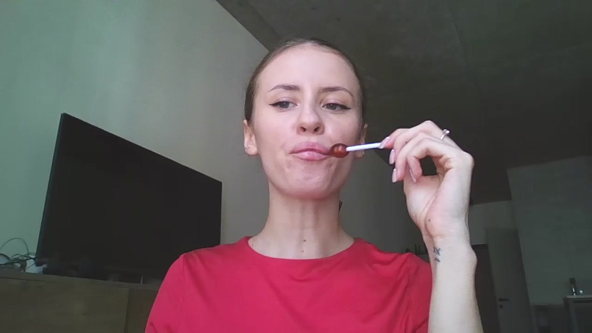 Gallery image thumbnail from Lilly_Kersus's myfreecams stream on, 10/07/2024, 11:22 image 3 of 20
