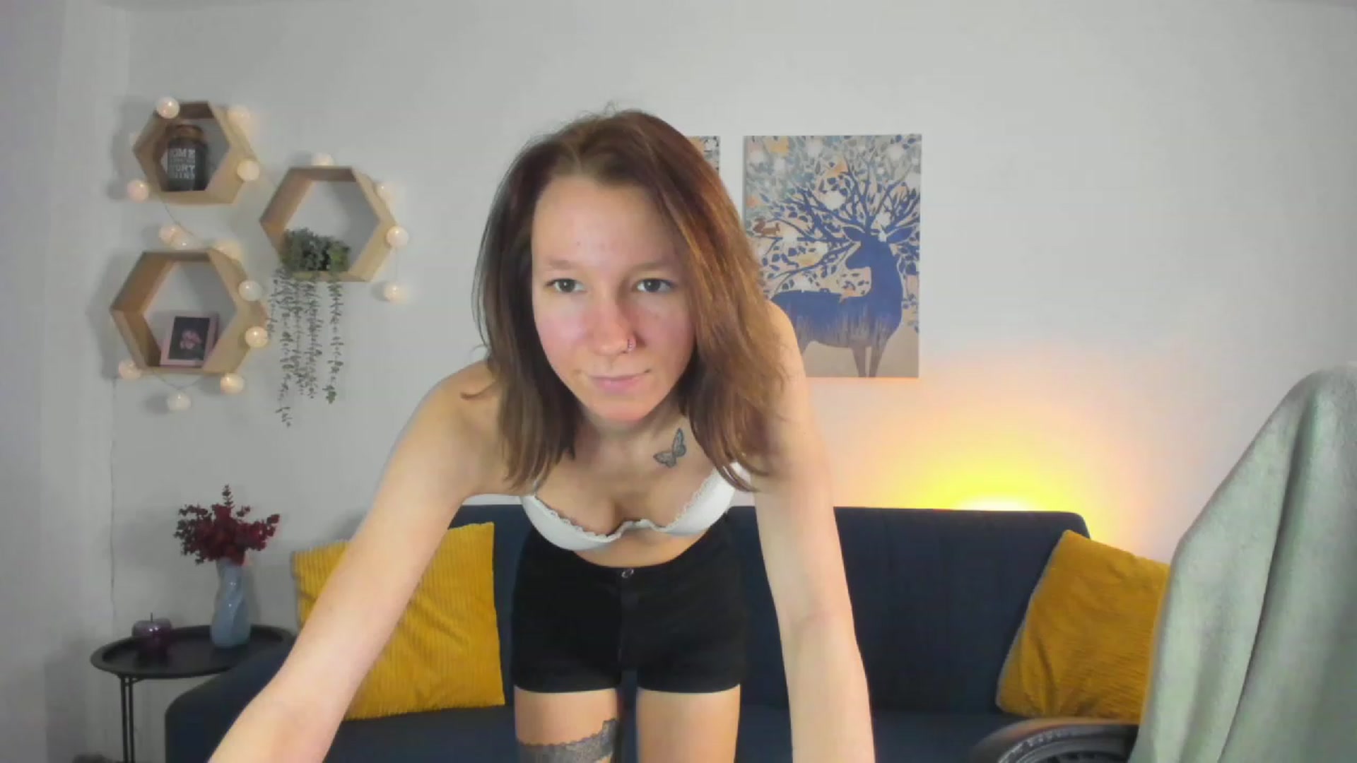Gallery image thumbnail from Lilly_Love18's myfreecams stream on, 02/18/2023, 16:30 image 8 of 20