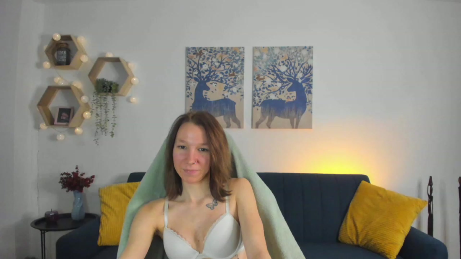 Gallery image thumbnail from Lilly_Love18's myfreecams stream on, 02/18/2023, 17:26 image 15 of 20