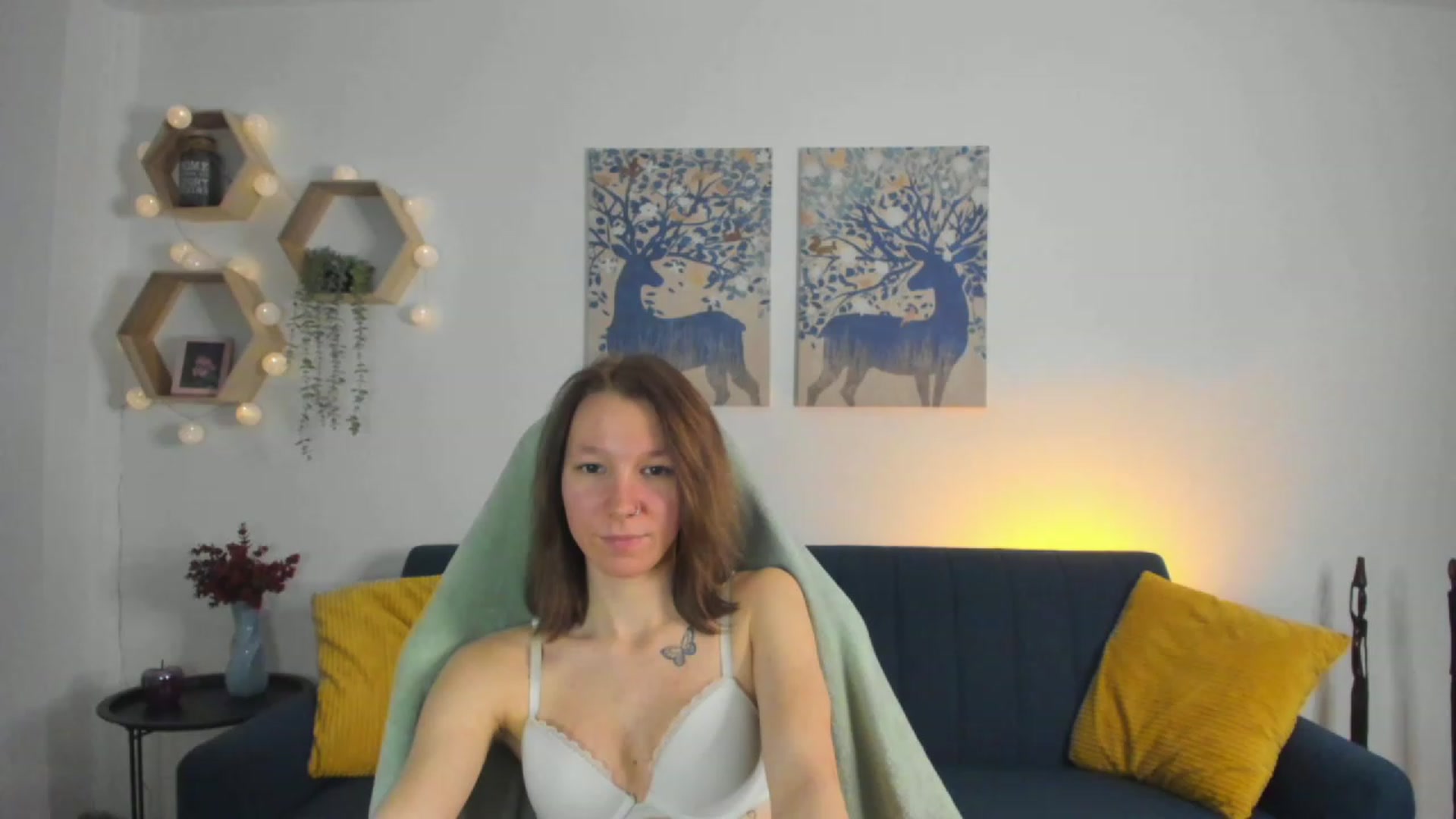 Gallery image thumbnail from Lilly_Love18's myfreecams stream on, 02/18/2023, 17:26 image 16 of 20