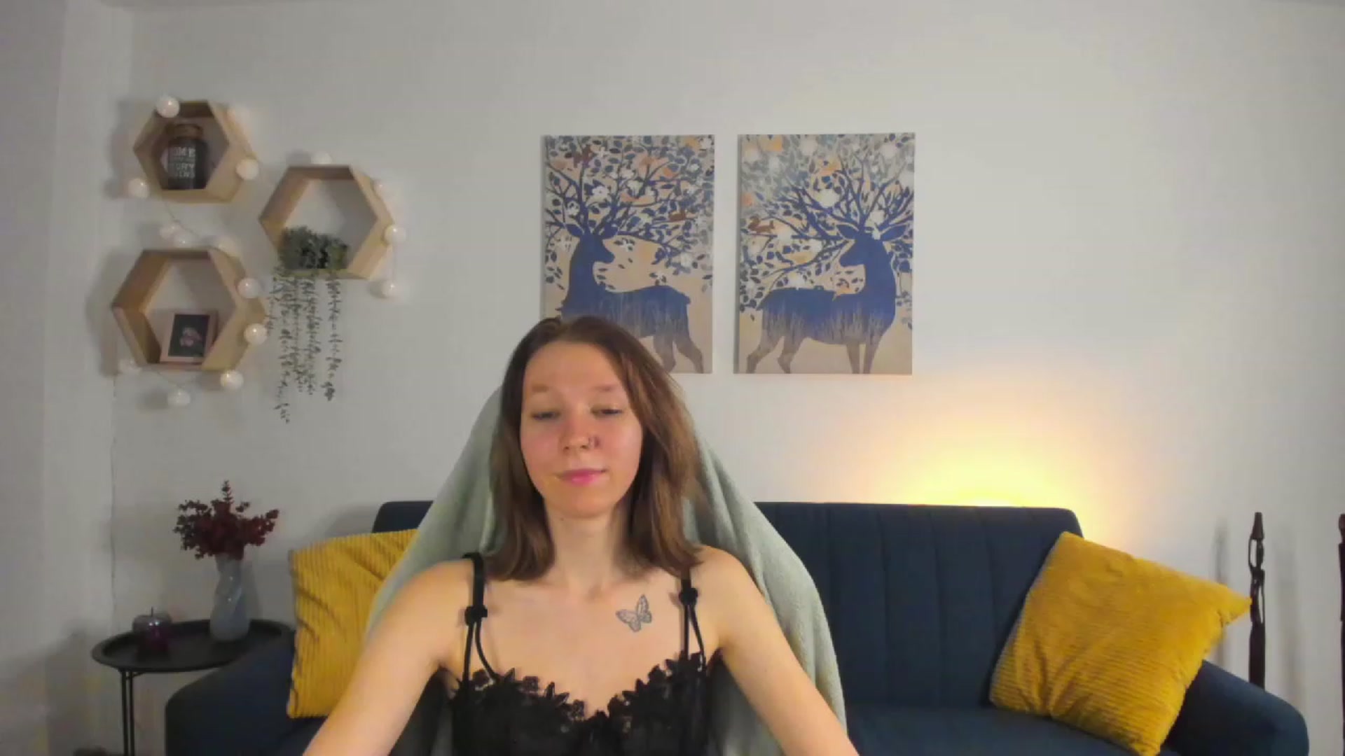 Gallery image thumbnail from Lilly_Love18's myfreecams stream on, 02/19/2023, 18:18 image 18 of 20