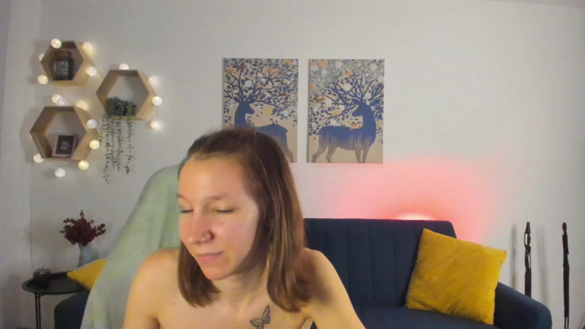 Gallery image thumbnail from Lilly_Love18's myfreecams stream on, 02/22/2023, 19:04 image 19 of 20
