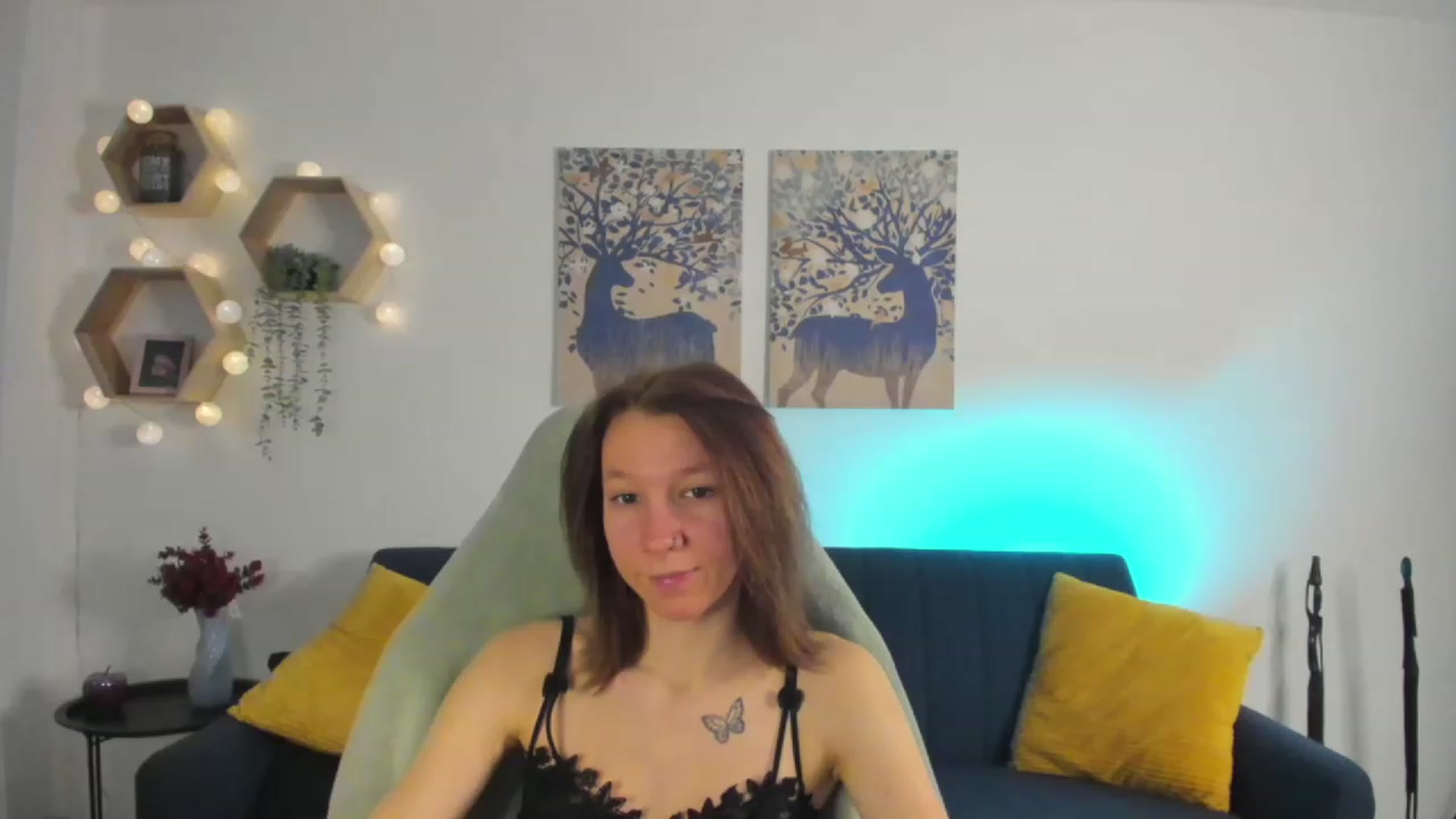 Gallery image thumbnail from Lilly_Love18's myfreecams stream on, 02/23/2023, 15:14 image 15 of 20