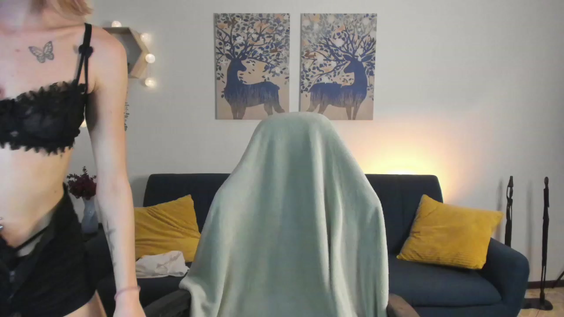 Gallery image thumbnail from Lilly_Love18's myfreecams stream on, 02/28/2023, 15:20 image 15 of 20