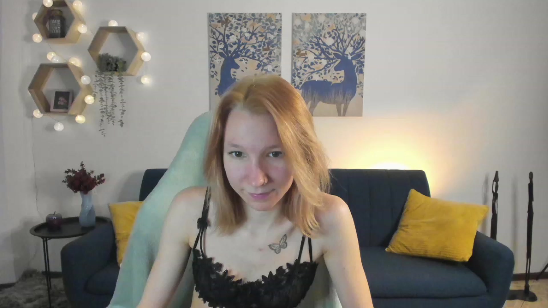 Gallery image thumbnail from Lilly_Love18's myfreecams stream on, 02/28/2023, 15:20 image 18 of 20