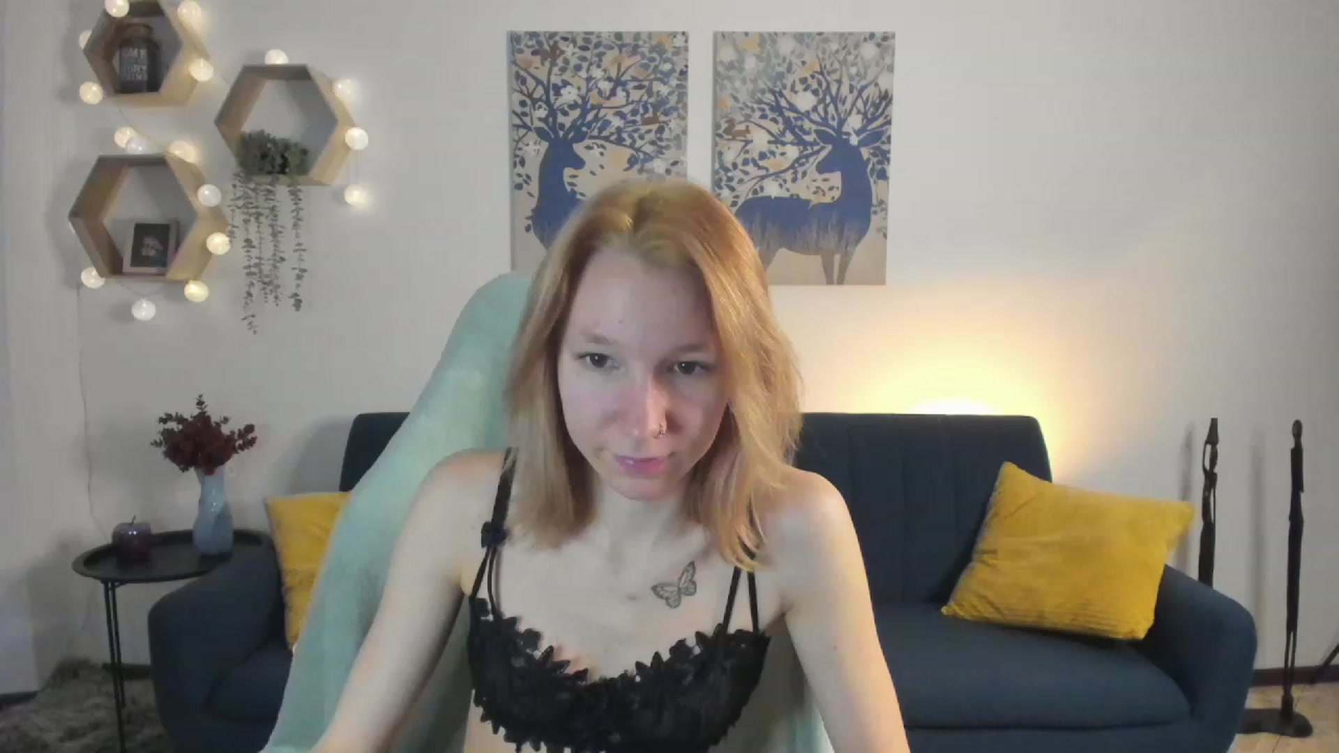 Gallery image thumbnail from Lilly_Love18's myfreecams stream on, 02/28/2023, 15:20 image 17 of 20