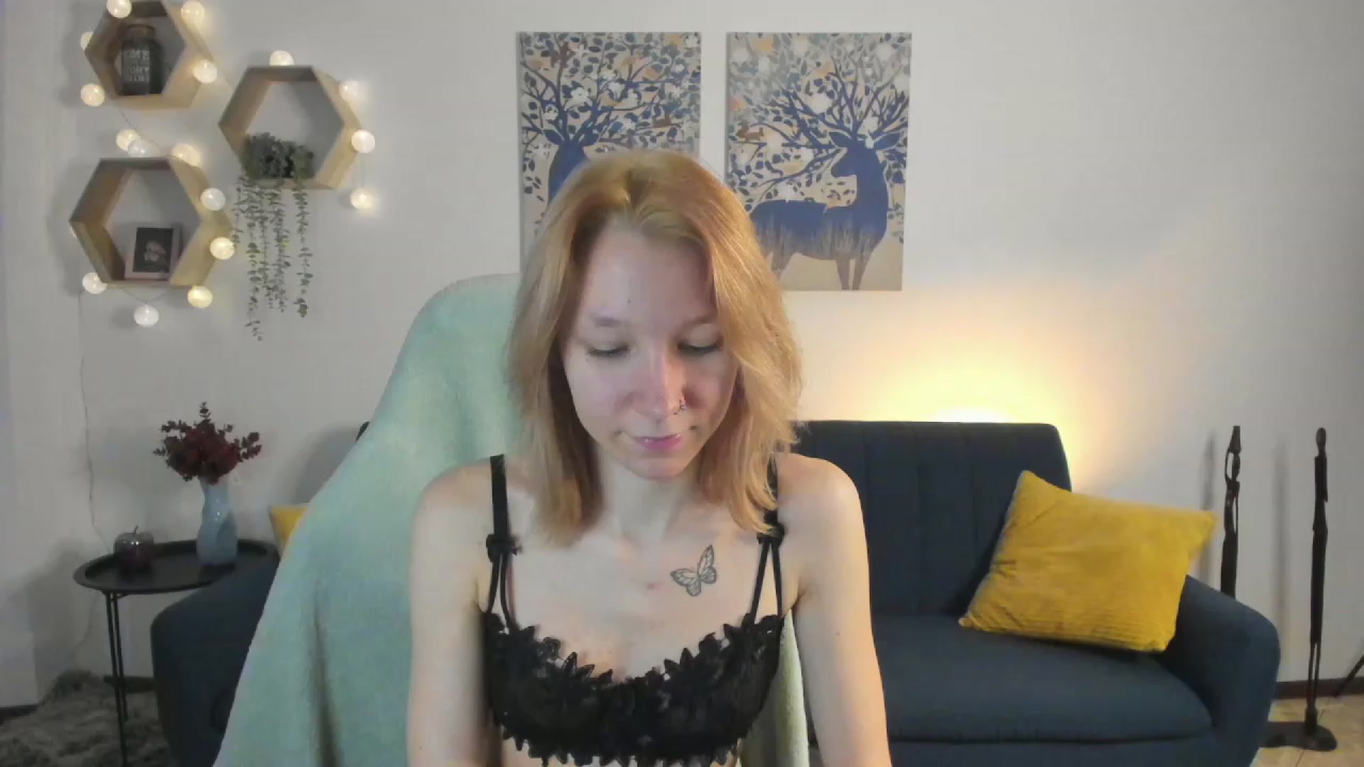 Gallery image thumbnail from Lilly_Love18's myfreecams stream on, 02/28/2023, 15:20 image 6 of 20