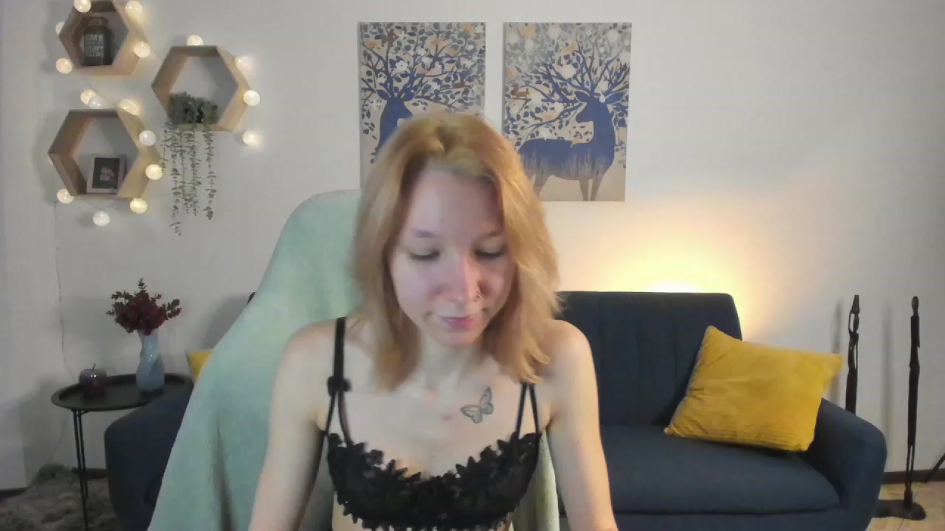 Gallery image thumbnail from Lilly_Love18's myfreecams stream on, 02/28/2023, 15:20 image 10 of 20