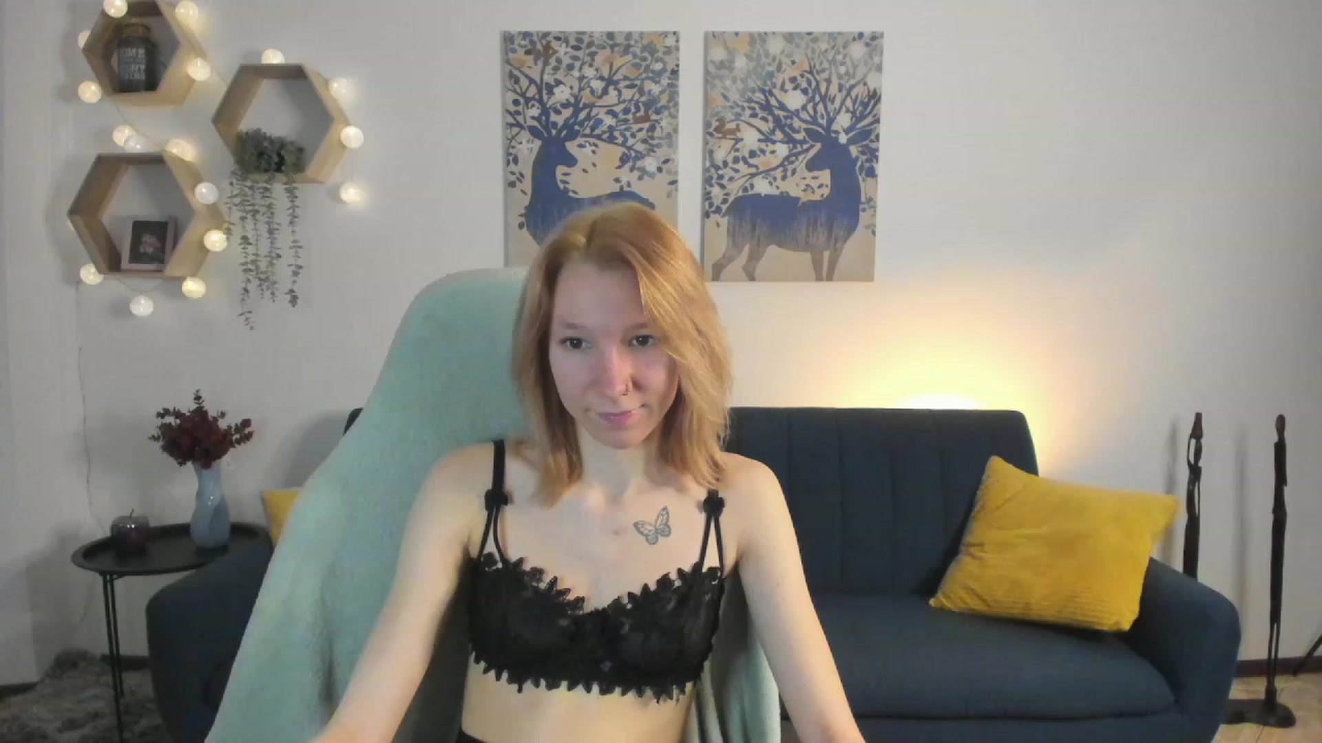 Gallery image thumbnail from Lilly_Love18's myfreecams stream on, 02/28/2023, 15:20 image 12 of 20