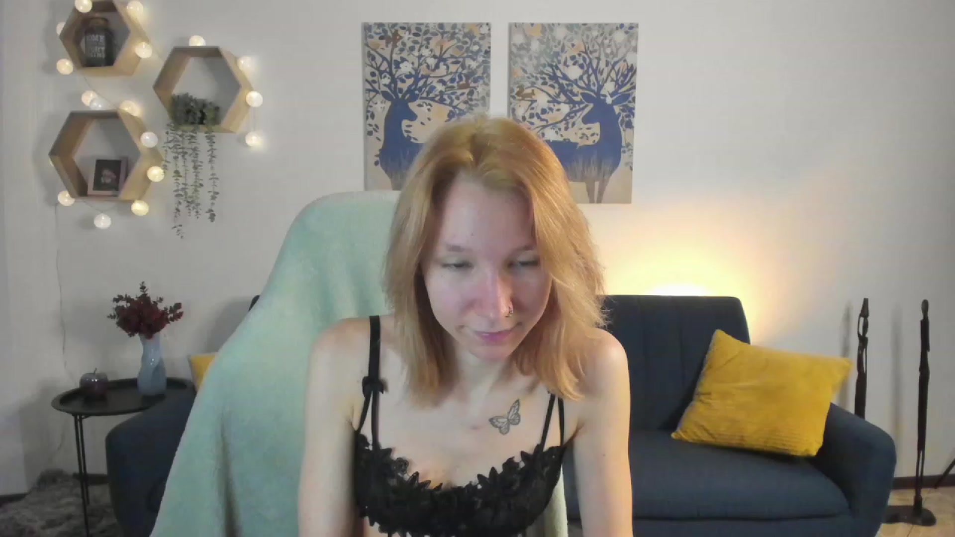 Gallery image thumbnail from Lilly_Love18's myfreecams stream on, 02/28/2023, 15:20 image 7 of 20