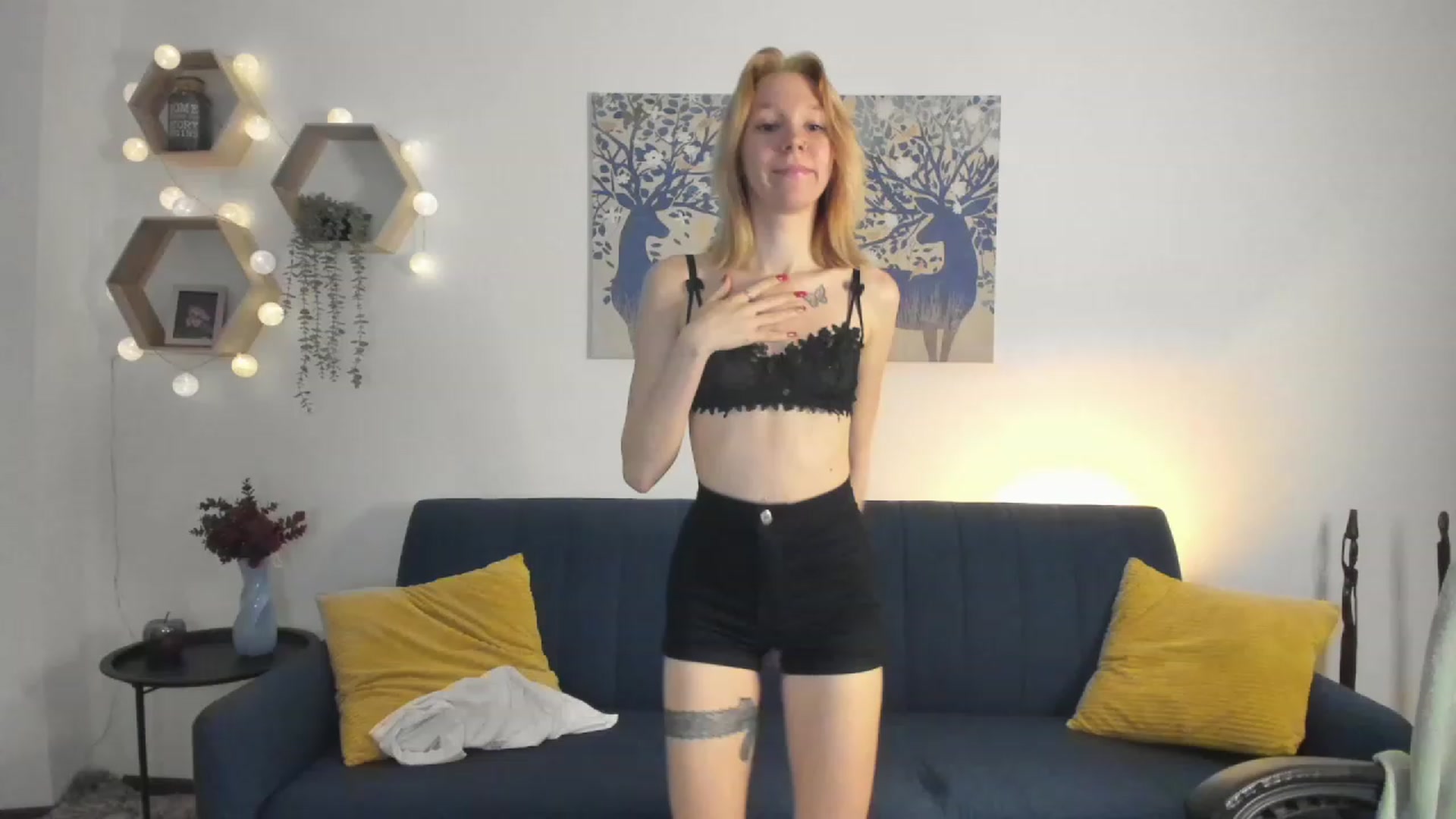 Gallery image thumbnail from Lilly_Love18's myfreecams stream on, 02/28/2023, 18:50 image 16 of 20