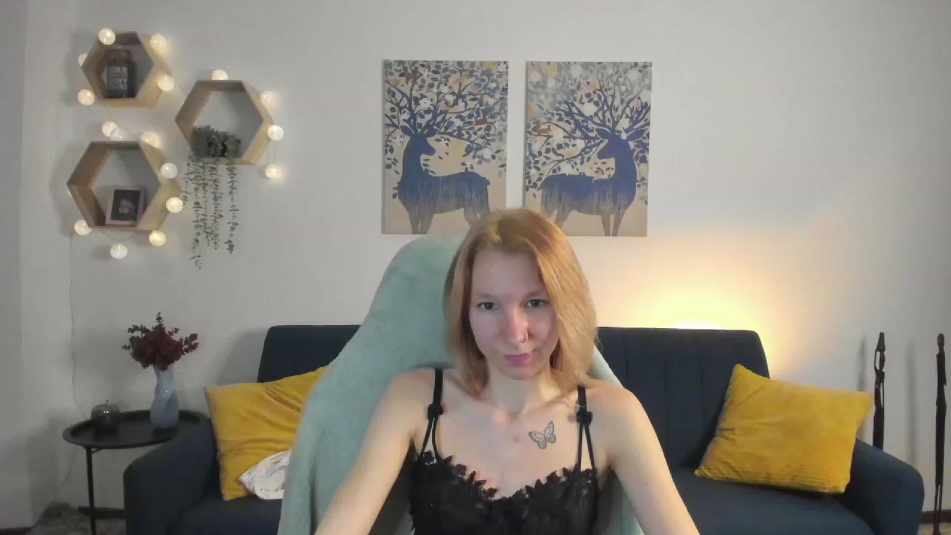 Gallery image thumbnail from Lilly_Love18's myfreecams stream on, 02/28/2023, 18:50 image 12 of 20