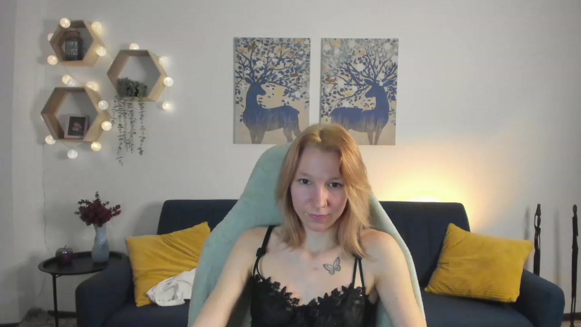 Gallery image thumbnail from Lilly_Love18's myfreecams stream on, 02/28/2023, 18:50 image 15 of 20