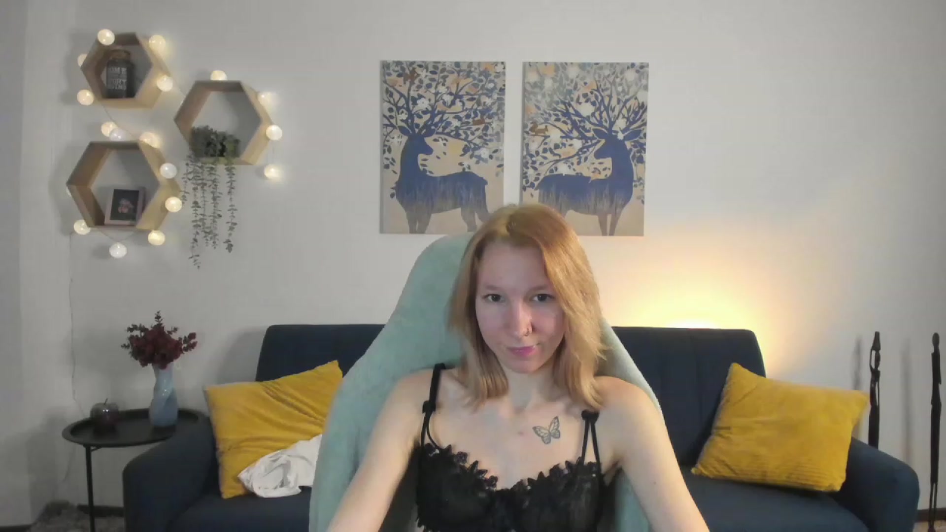 Gallery image thumbnail from Lilly_Love18's myfreecams stream on, 02/28/2023, 18:50 image 9 of 20