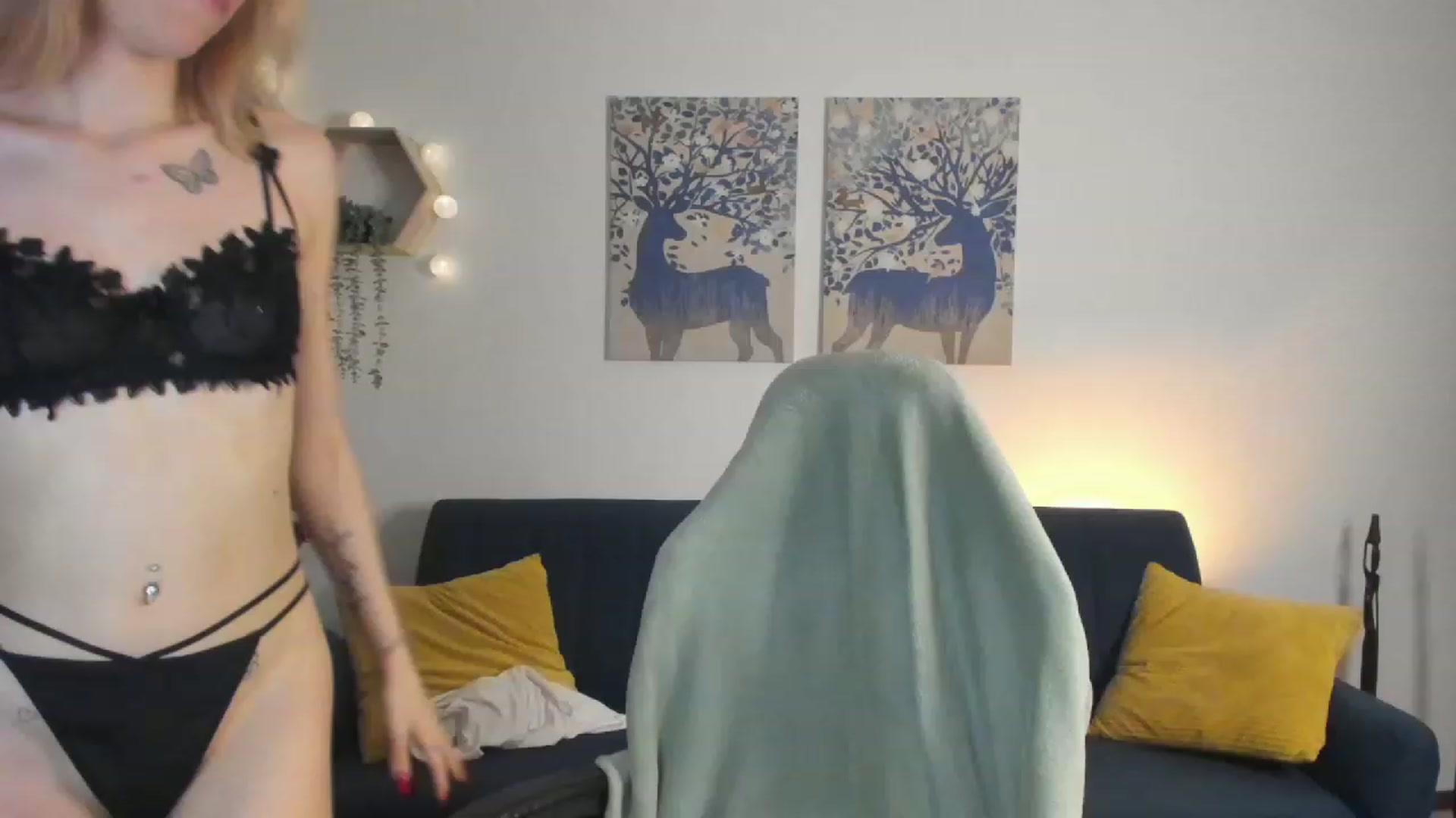 Gallery image thumbnail from Lilly_Love18's myfreecams stream on, 02/28/2023, 18:50 image 18 of 20
