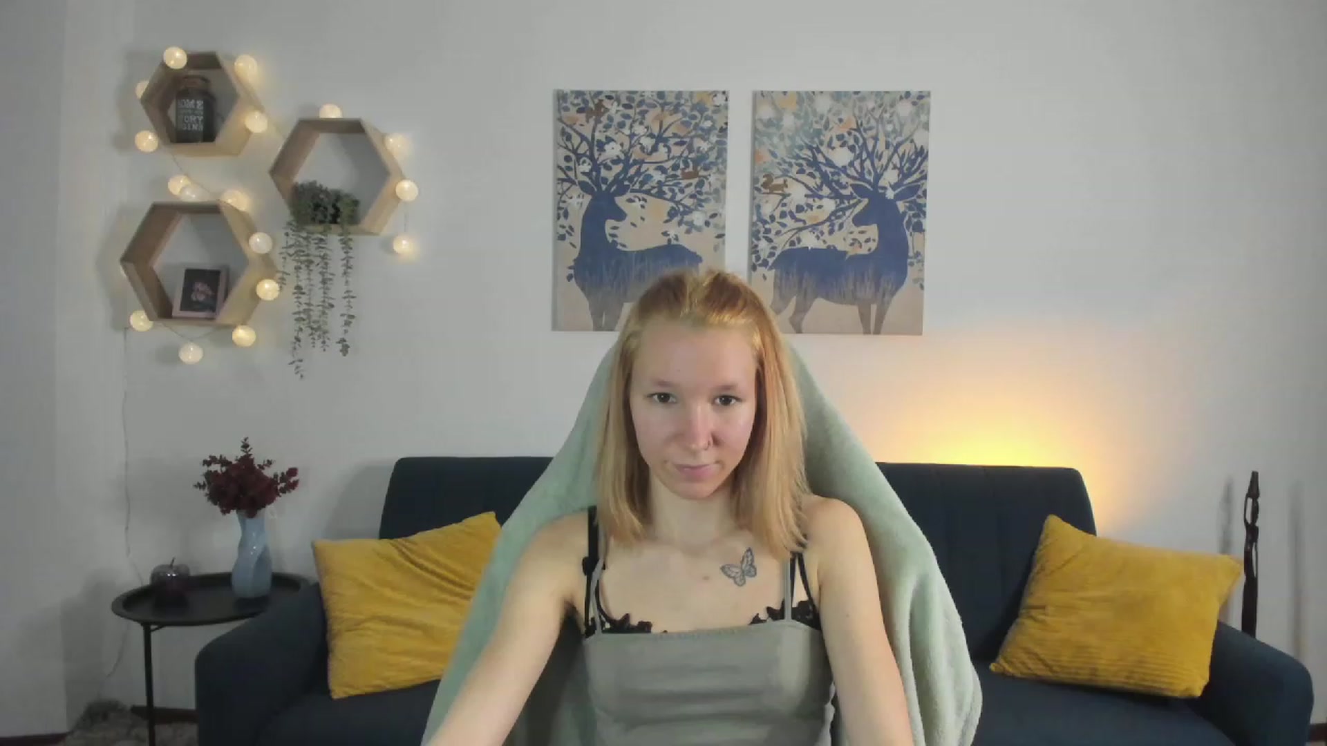 Gallery image thumbnail from Lilly_Love18's myfreecams stream on, 03/01/2023, 15:34 image 10 of 20