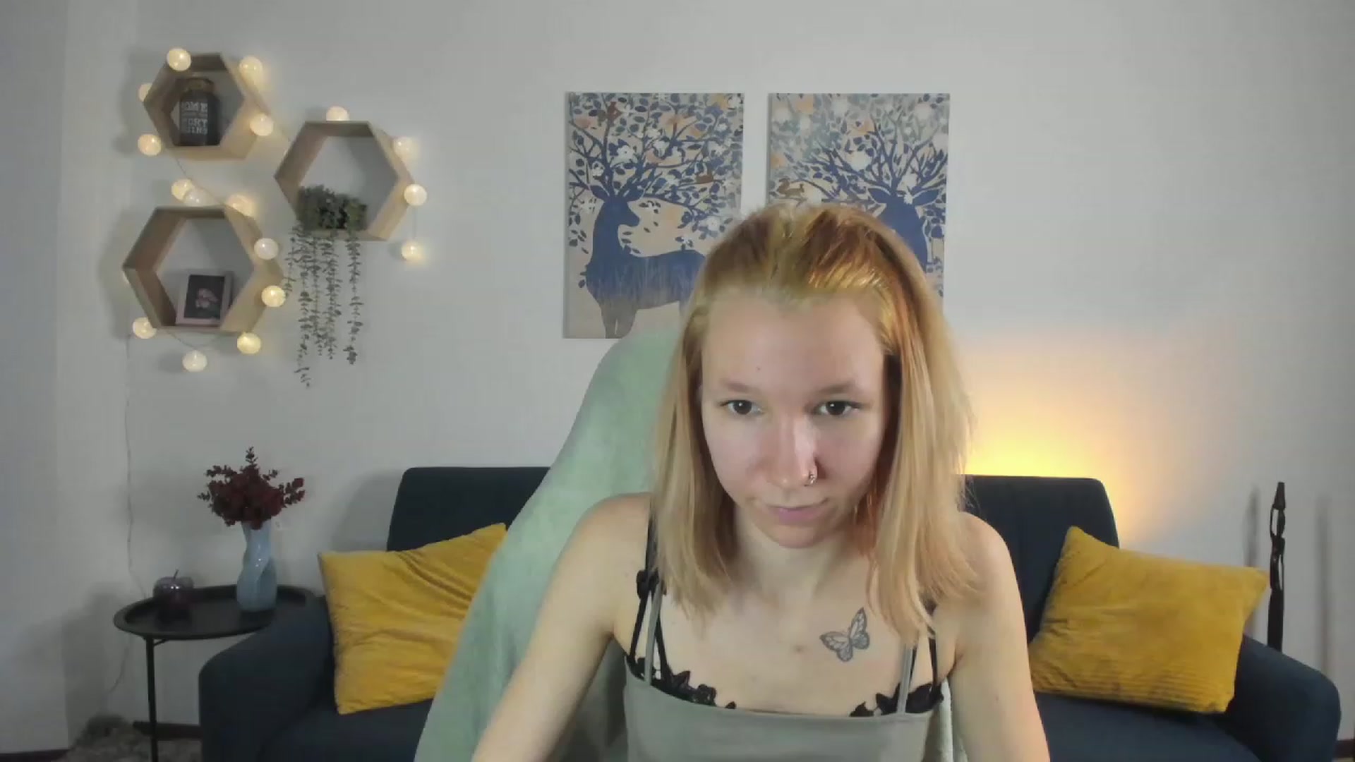 Gallery image thumbnail from Lilly_Love18's myfreecams stream on, 03/01/2023, 15:34 image 9 of 20