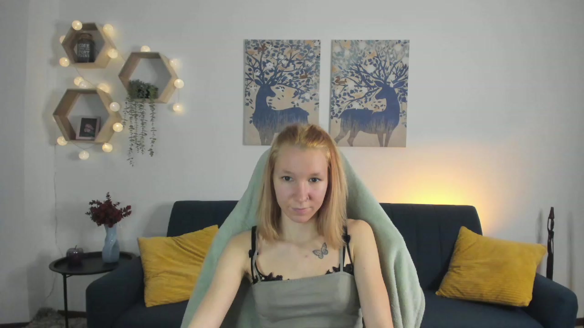 Gallery image thumbnail from Lilly_Love18's myfreecams stream on, 03/01/2023, 15:34 image 12 of 20