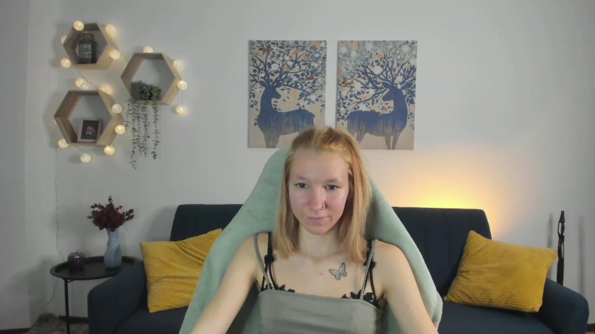 Gallery image thumbnail from Lilly_Love18's myfreecams stream on, 03/01/2023, 18:08 image 12 of 20