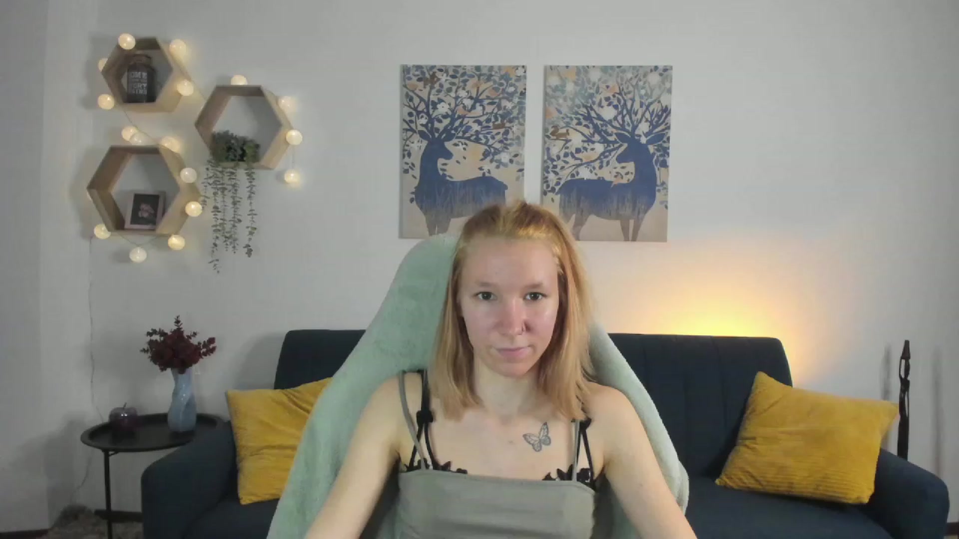 Gallery image thumbnail from Lilly_Love18's myfreecams stream on, 03/01/2023, 18:08 image 5 of 20