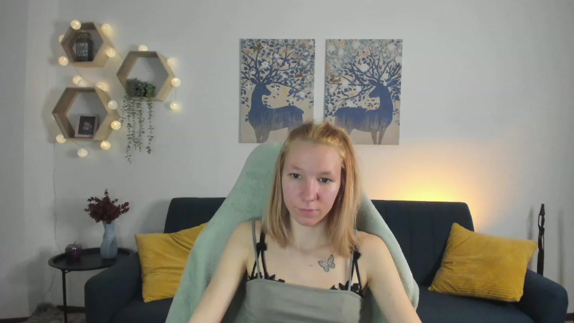 Gallery image thumbnail from Lilly_Love18's myfreecams stream on, 03/01/2023, 18:08 image 7 of 20