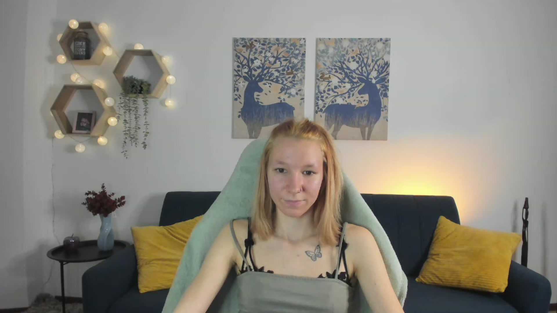 Gallery image thumbnail from Lilly_Love18's myfreecams stream on, 03/01/2023, 18:08 image 11 of 20