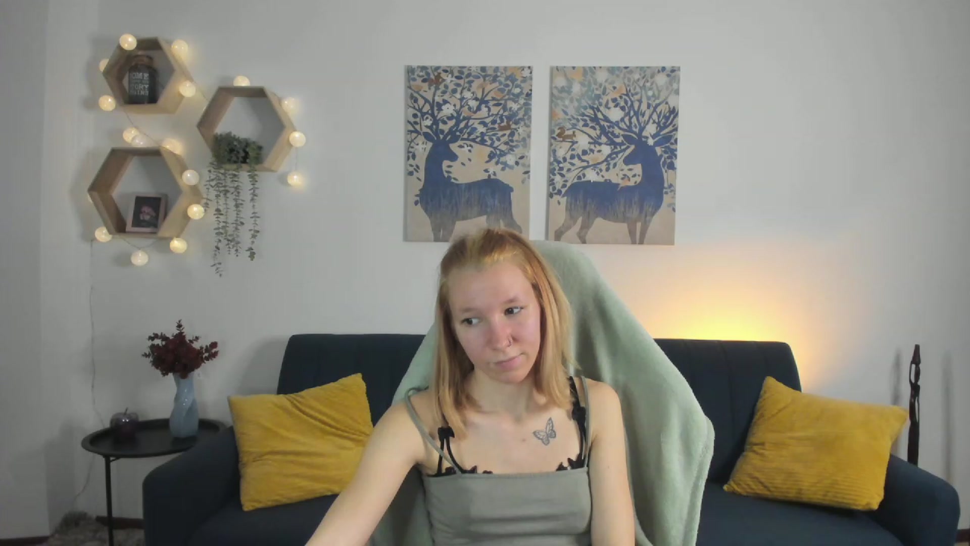 Gallery image thumbnail from Lilly_Love18's myfreecams stream on, 03/01/2023, 18:58 image 17 of 20