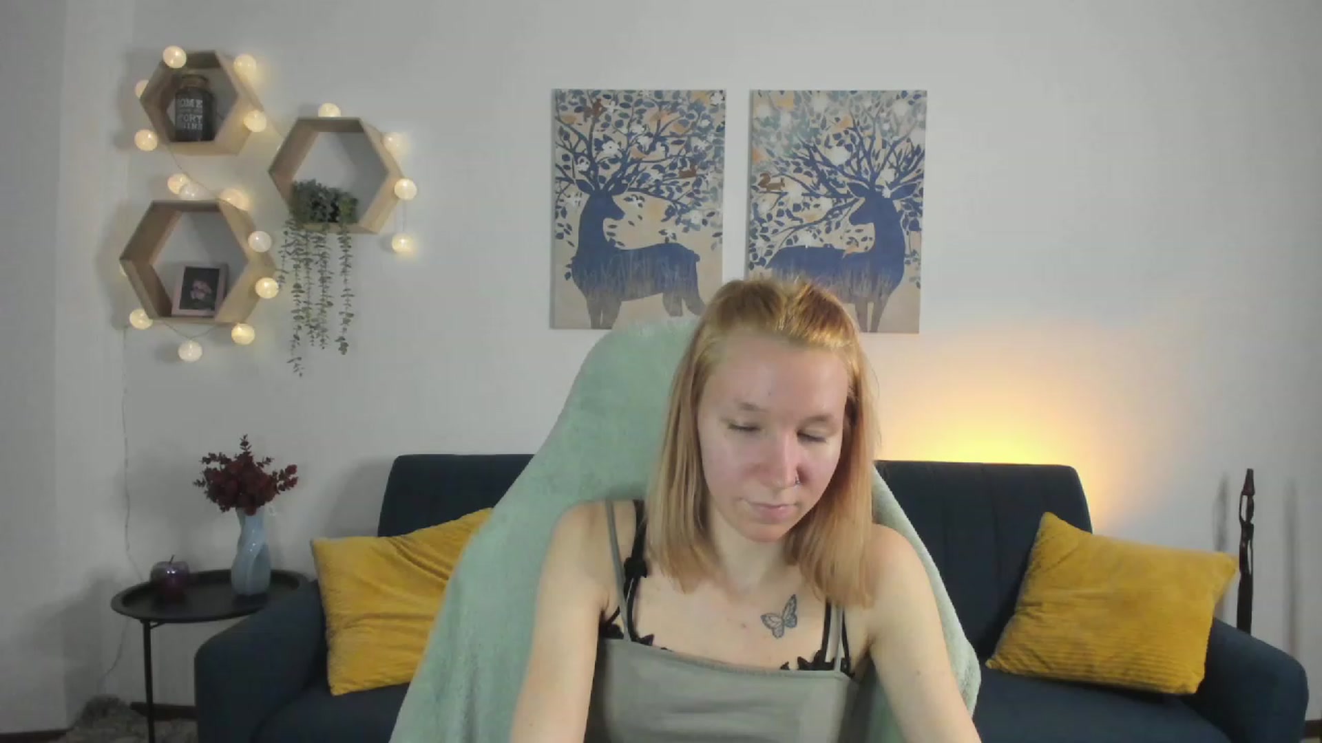 Gallery image thumbnail from Lilly_Love18's myfreecams stream on, 03/01/2023, 18:58 image 2 of 20