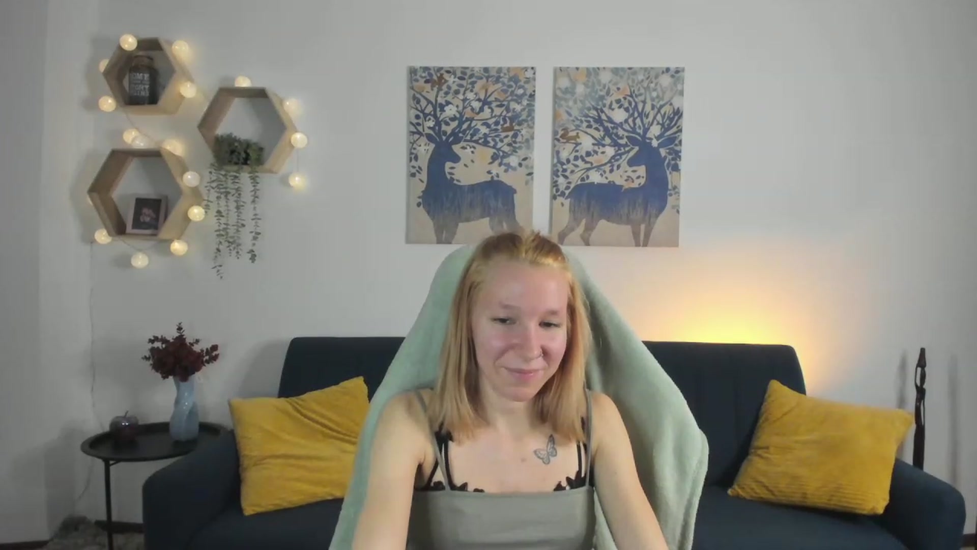 Gallery image thumbnail from Lilly_Love18's myfreecams stream on, 03/01/2023, 18:58 image 19 of 20