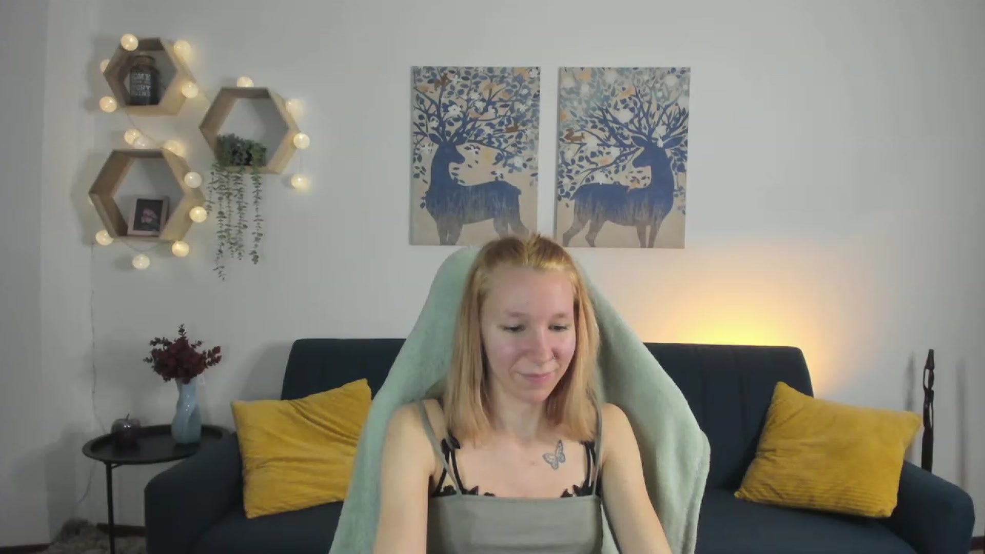 Gallery image thumbnail from Lilly_Love18's myfreecams stream on, 03/01/2023, 18:58 image 20 of 20