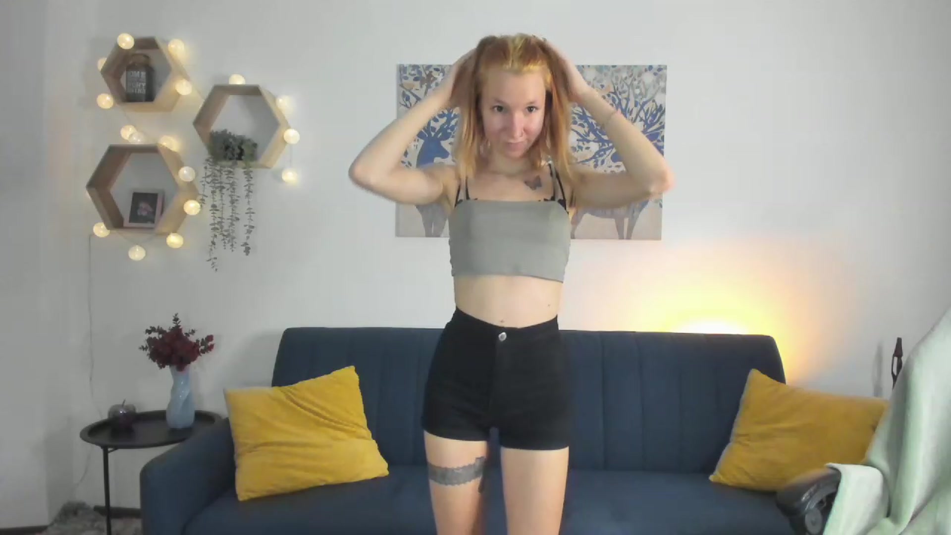 Gallery image thumbnail from Lilly_Love18's myfreecams stream on, 03/01/2023, 18:58 image 14 of 20