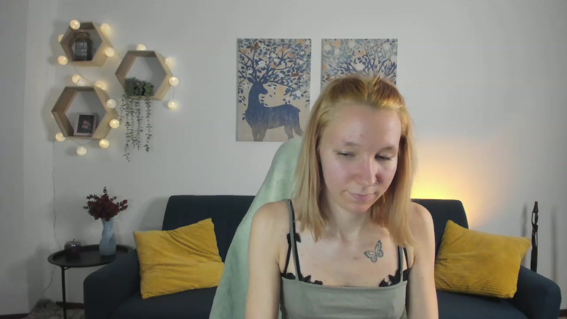 Gallery image thumbnail from Lilly_Love18's myfreecams stream on, 03/01/2023, 18:58 image 15 of 20