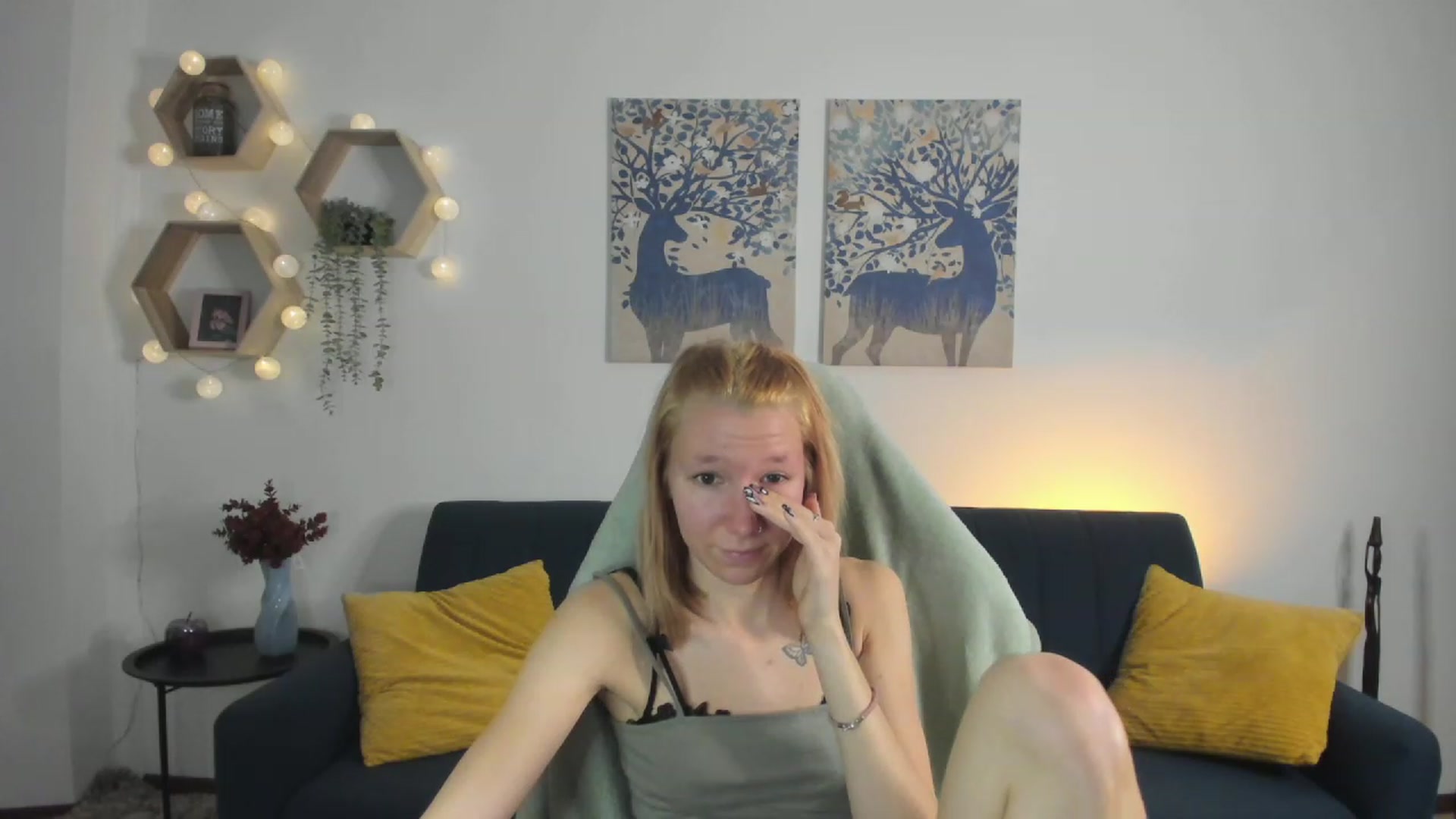 Gallery image thumbnail from Lilly_Love18's myfreecams stream on, 03/01/2023, 18:58 image 16 of 20