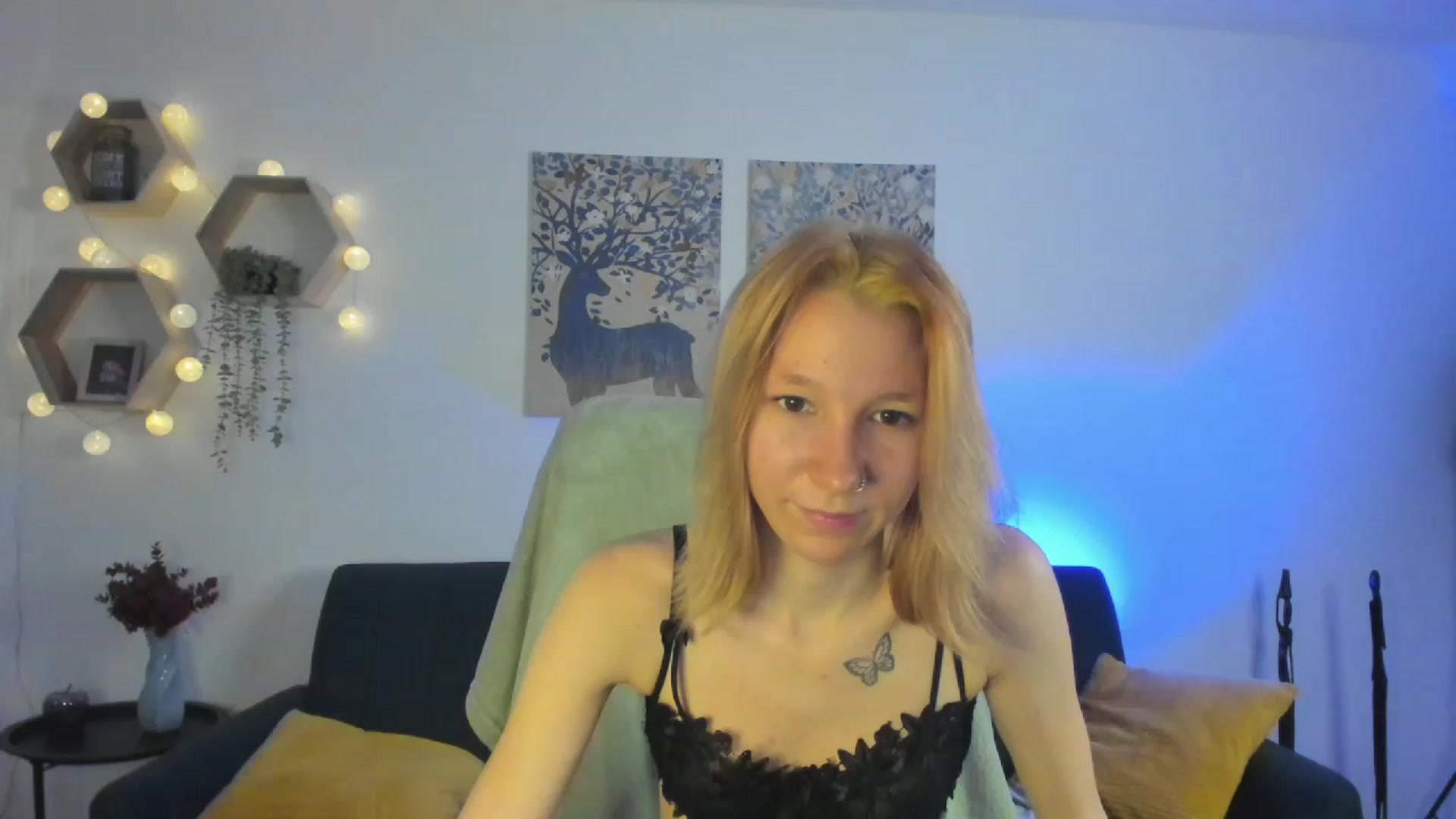 Gallery image thumbnail from Lilly_Love18's myfreecams stream on, 03/02/2023, 16:16 image 7 of 20