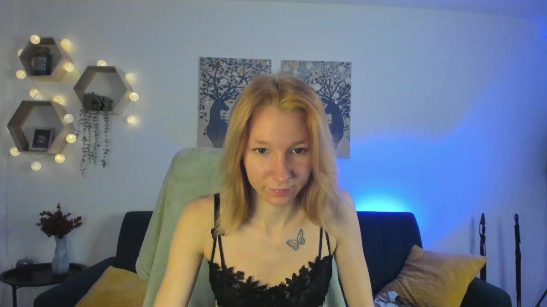 Gallery image thumbnail from Lilly_Love18's myfreecams stream on, 03/02/2023, 16:16 image 1 of 20