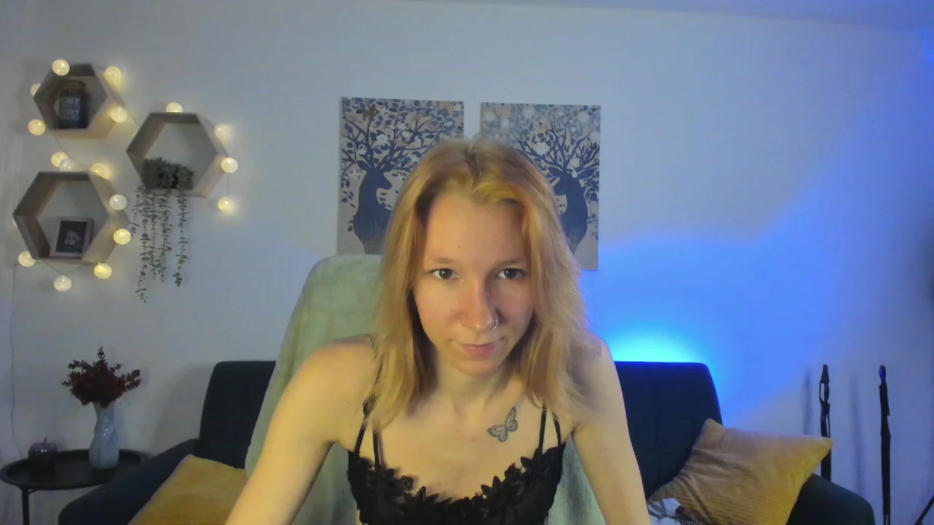 Gallery image thumbnail from Lilly_Love18's myfreecams stream on, 03/02/2023, 16:16 image 11 of 20