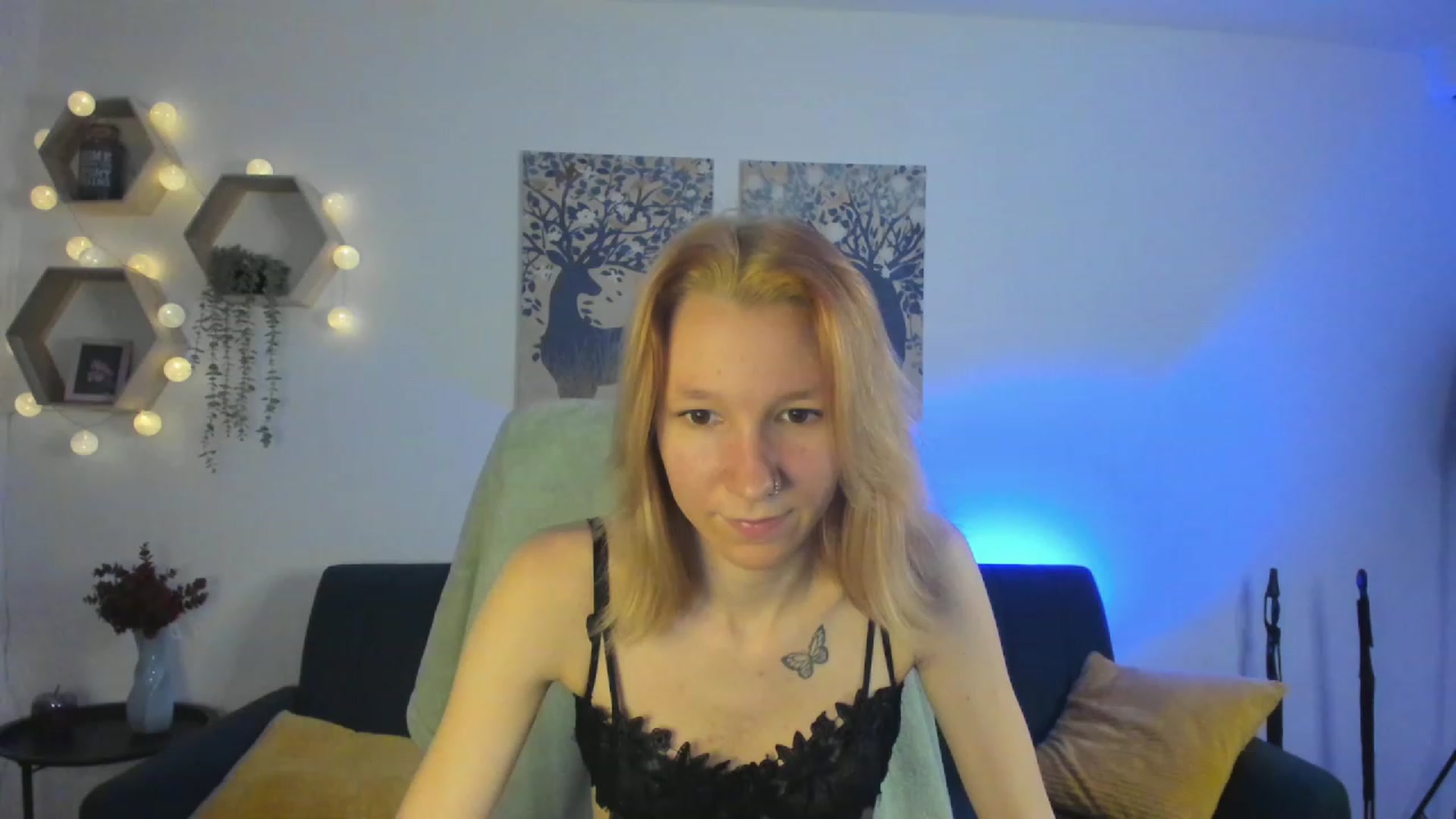 Gallery image thumbnail from Lilly_Love18's myfreecams stream on, 03/02/2023, 17:14 image 4 of 20