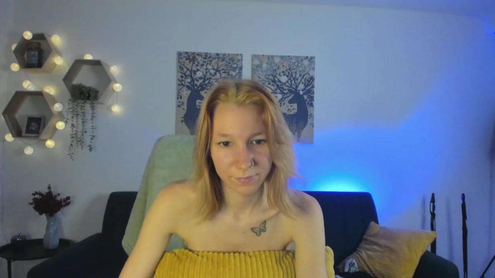 Gallery image thumbnail from Lilly_Love18's myfreecams stream on, 03/02/2023, 18:08 image 16 of 20