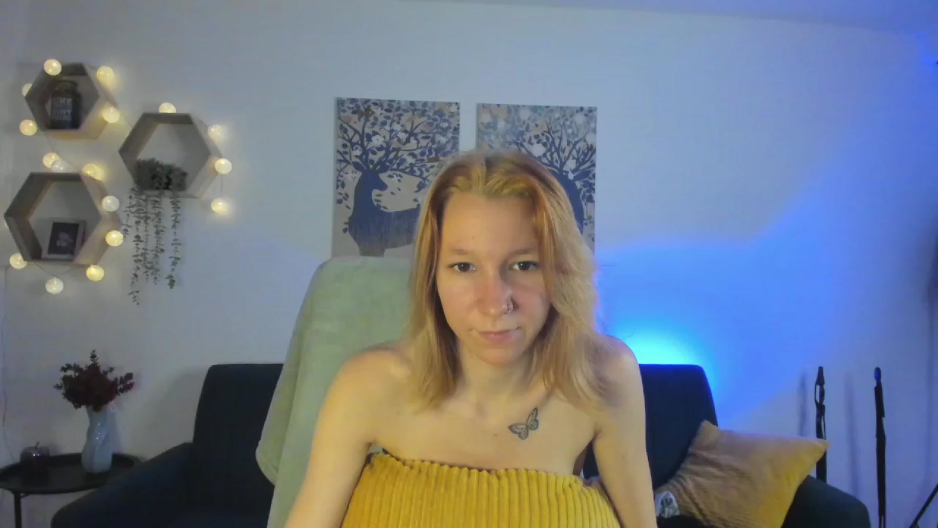 Gallery image thumbnail from Lilly_Love18's myfreecams stream on, 03/02/2023, 18:08 image 17 of 20