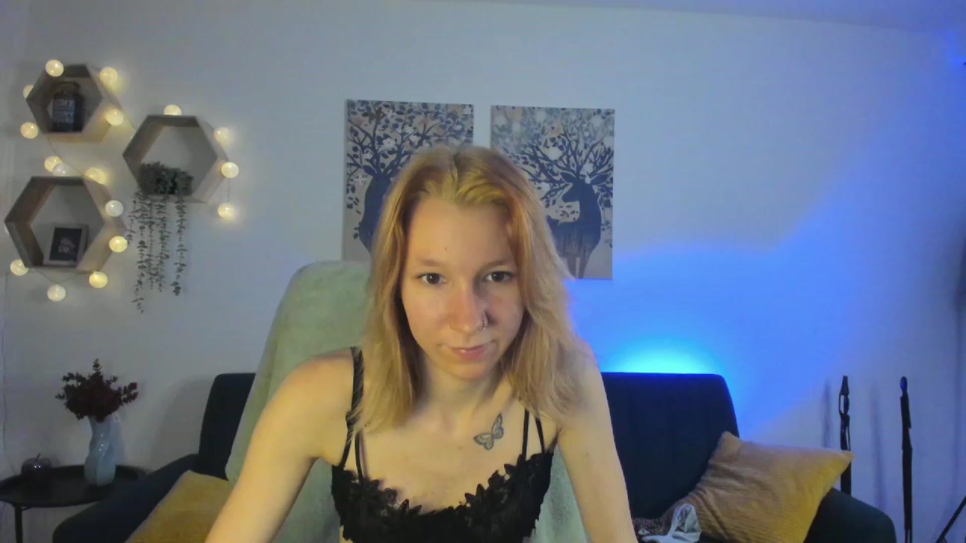 Gallery image thumbnail from Lilly_Love18's myfreecams stream on, 03/02/2023, 18:08 image 10 of 20