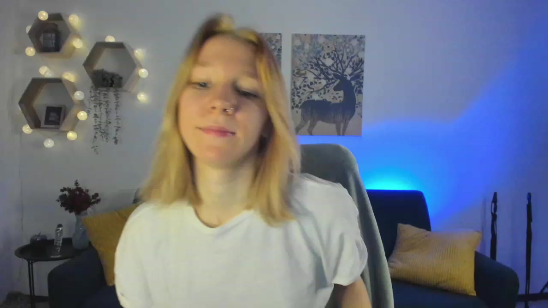 Gallery image thumbnail from Lilly_Love18's myfreecams stream on, 03/06/2023, 14:48 image 11 of 20