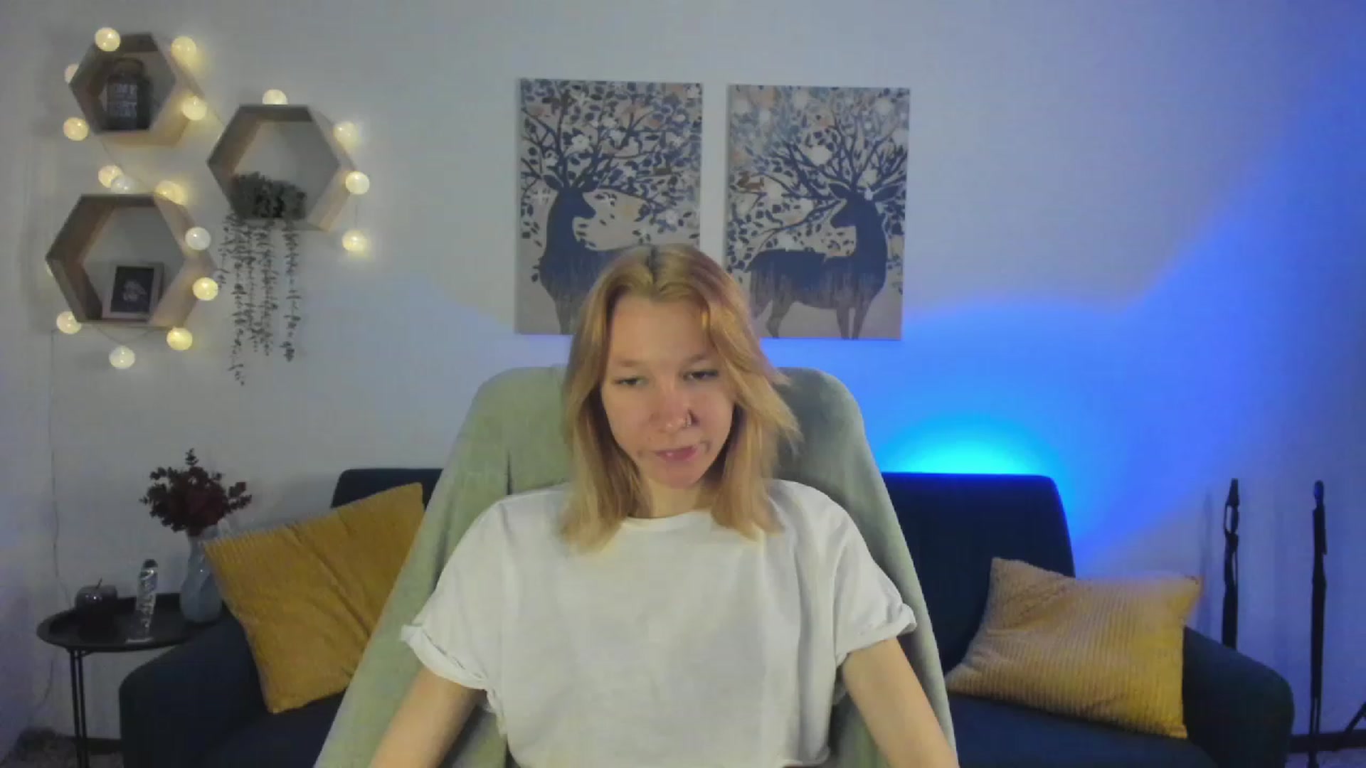 Gallery image thumbnail from Lilly_Love18's myfreecams stream on, 03/06/2023, 14:48 image 1 of 20