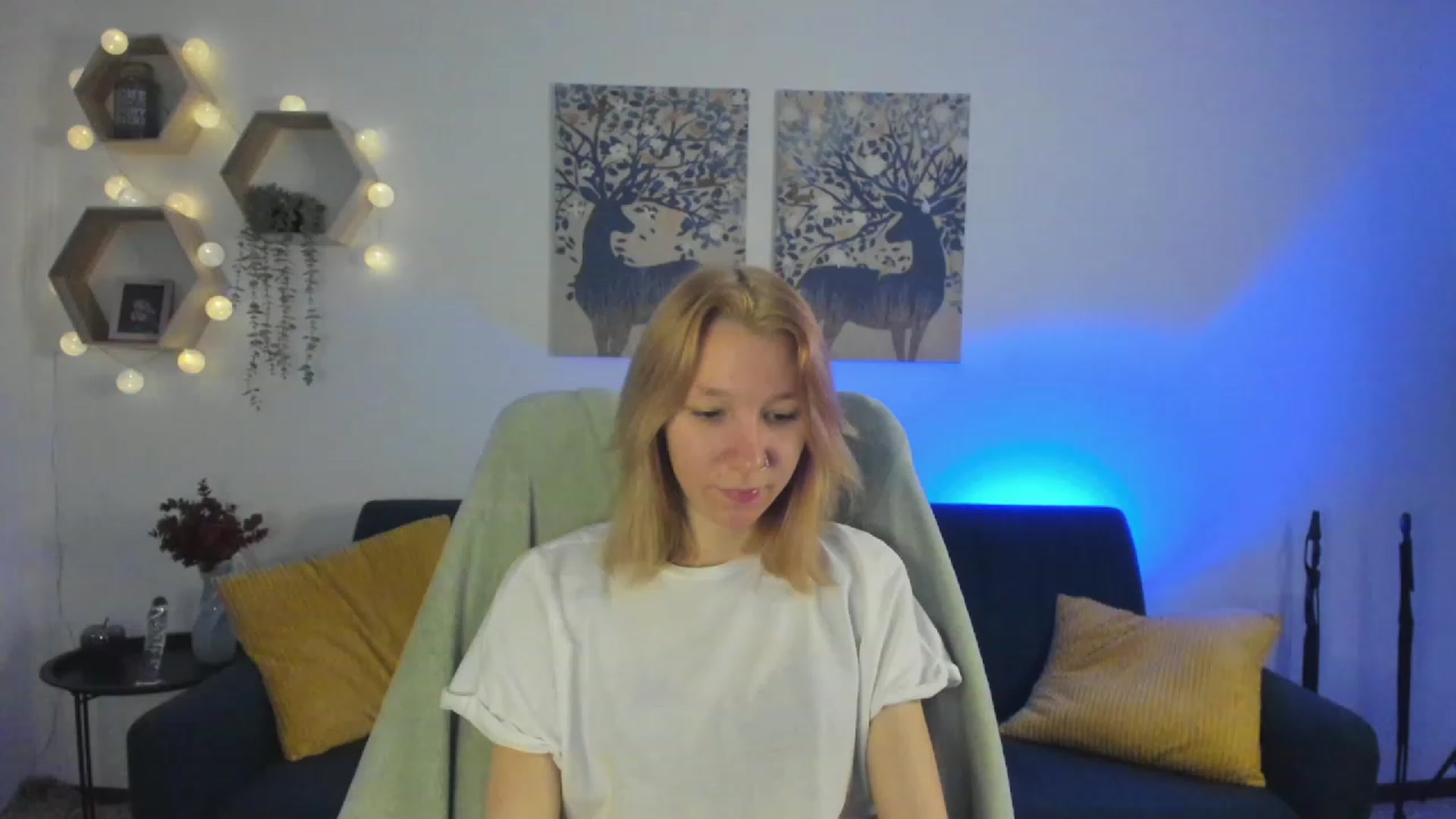 Gallery image thumbnail from Lilly_Love18's myfreecams stream on, 03/06/2023, 14:48 image 2 of 20