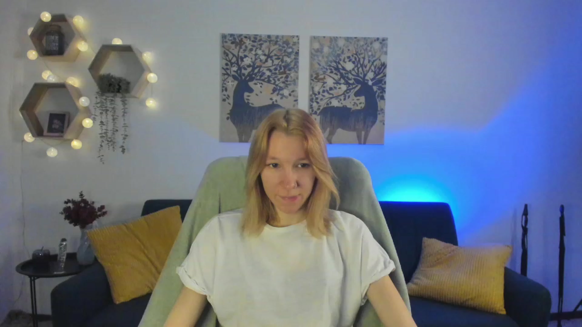Gallery image thumbnail from Lilly_Love18's myfreecams stream on, 03/06/2023, 14:48 image 8 of 20