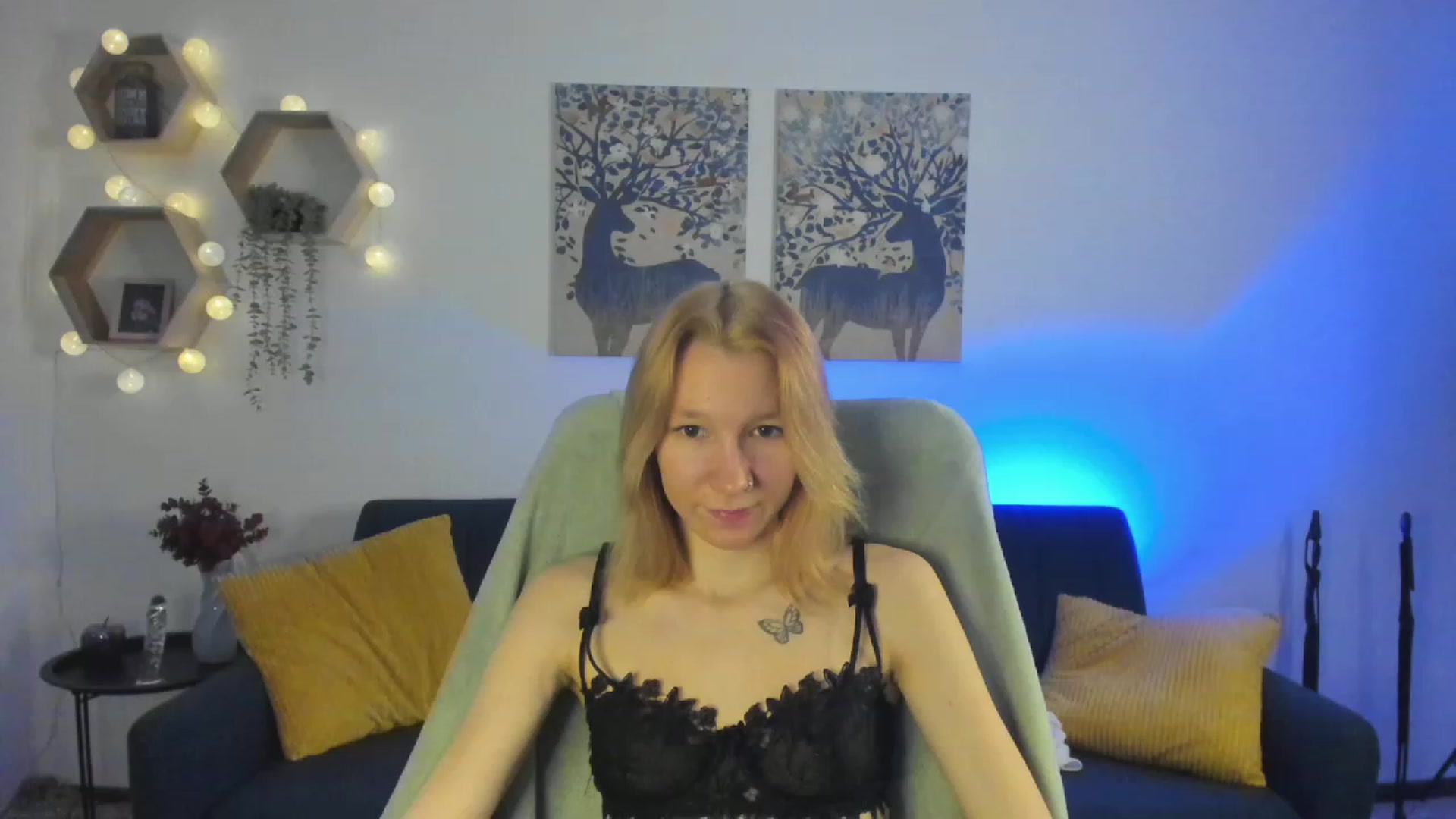 Gallery image thumbnail from Lilly_Love18's myfreecams stream on, 03/06/2023, 15:59 image 8 of 20