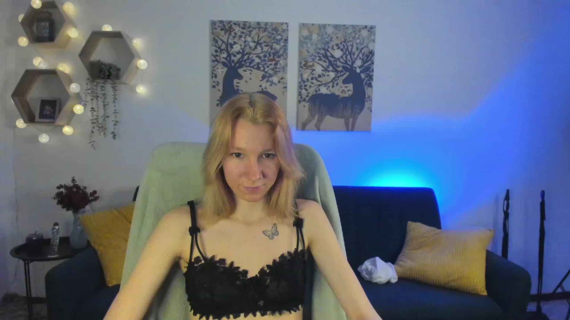 Gallery image thumbnail from Lilly_Love18's myfreecams stream on, 03/06/2023, 17:48 image 13 of 20
