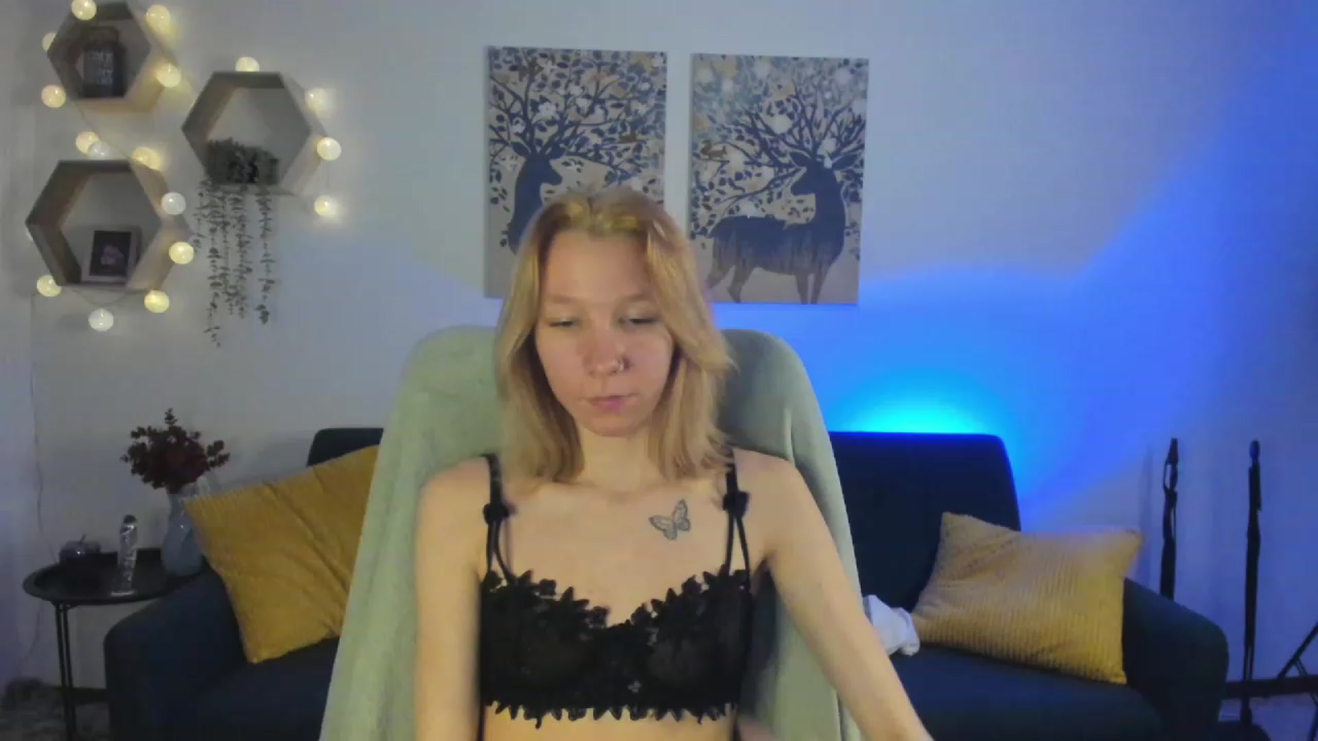 Gallery image thumbnail from Lilly_Love18's myfreecams stream on, 03/06/2023, 17:48 image 12 of 20